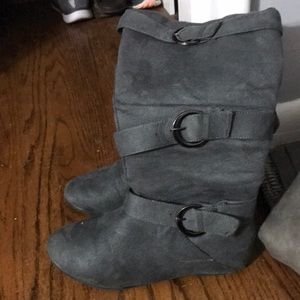 Brand new grey boots